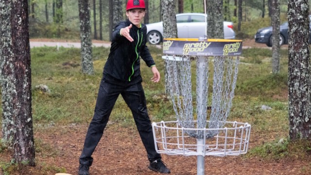 Kuva: kierroksen viimeinen heitto junioreiden ja amatöörien SM-kisoissa (kuva: SFL)