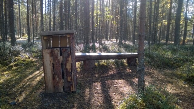 Väylän #10 penkki ja roskakori